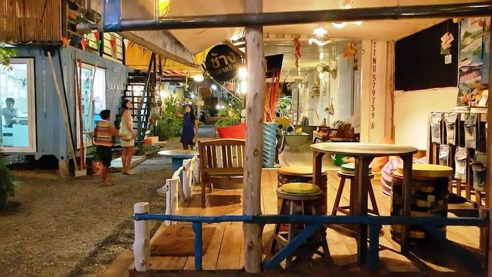 Ostello Think&Retro Cafe Lipa Noi Samui Esterno foto
