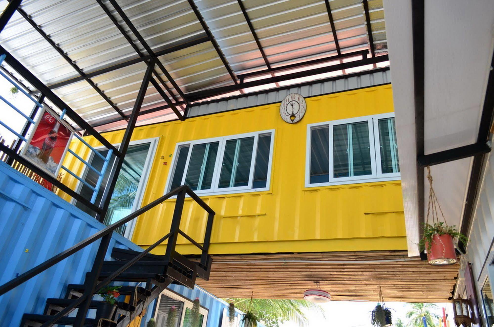 Ostello Think&Retro Cafe Lipa Noi Samui Esterno foto