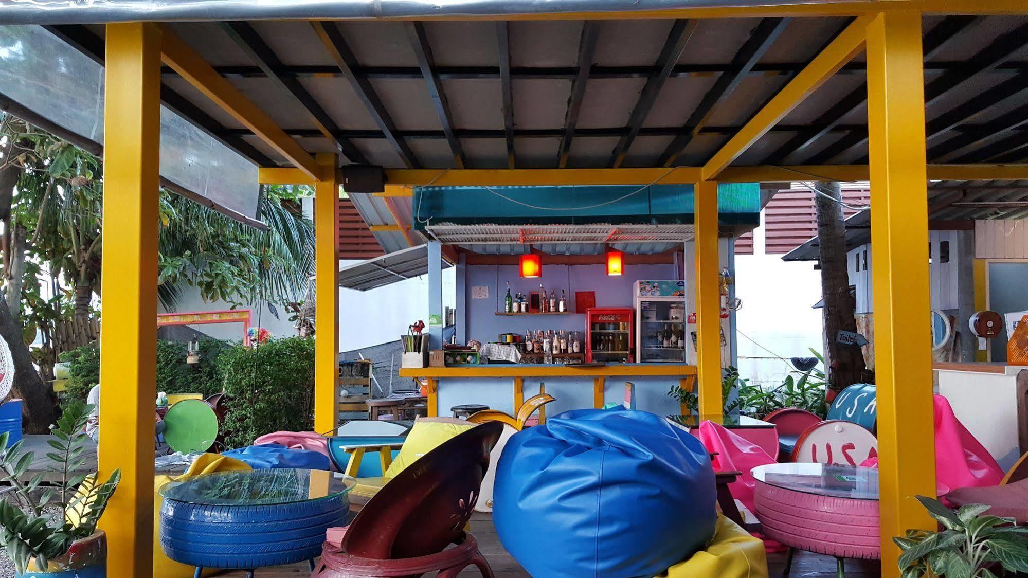 Ostello Think&Retro Cafe Lipa Noi Samui Esterno foto